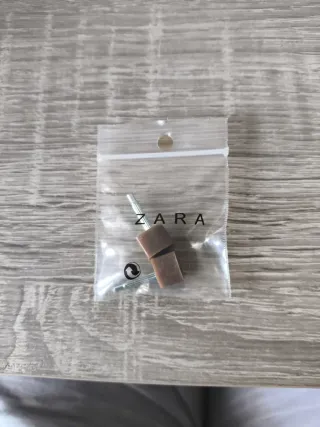 Zapatos de tacón Zara amarillos bordados