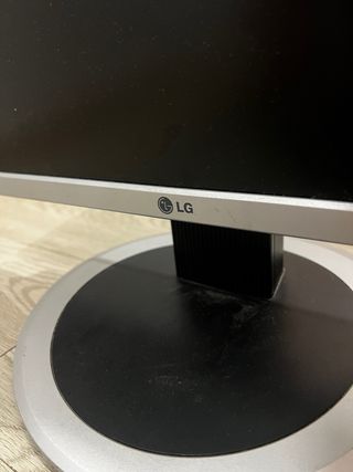 LG Flatron Wide L194WT