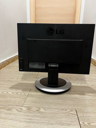 LG Flatron Wide L194WT