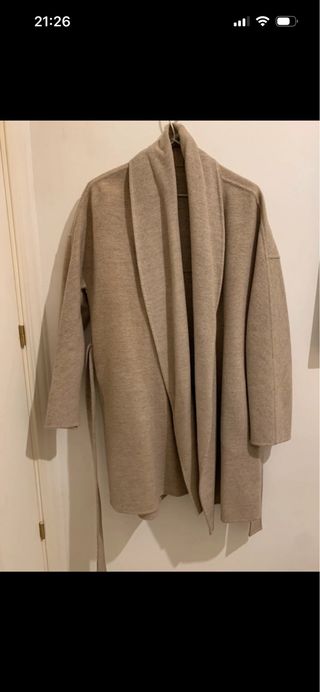 Abrigo Uterqüe Talla M / 38 Beige