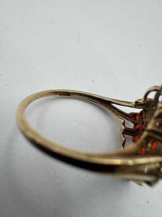 011-01-00384 ANILLO GRANATES Y BRILLANTES ORO 9K
