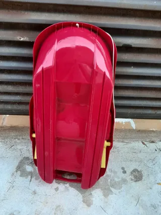 Trineo rojo Decathlon