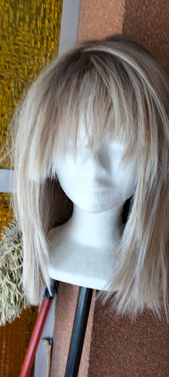 Peluca Ellen Wille con flequillo  