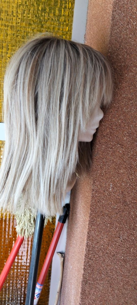 Peluca Ellen Wille con flequillo  