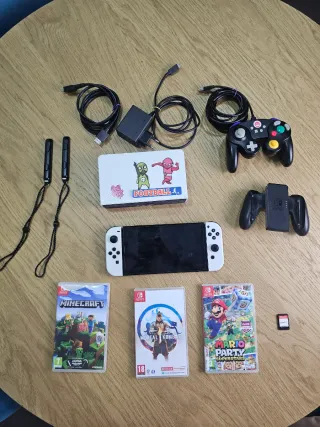 Nintendo Switch Blanca + 4 Juegos