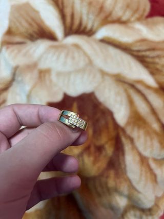 Anillo de oro con circonitas de 18k