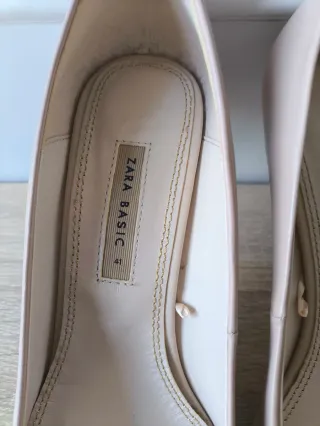 Zapatos de tacón Zara beige