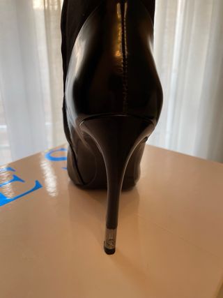 Botines Guess Negros Talla 39