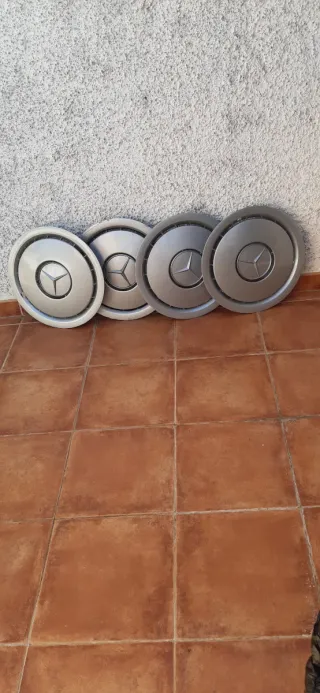 4 Tapacubos Mercedes Benz pulgadas 16