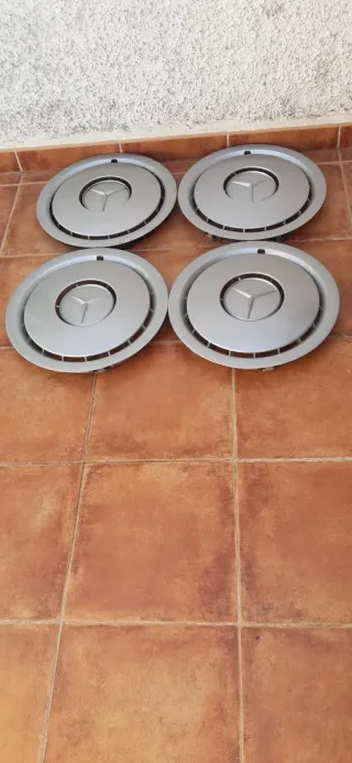 4 Tapacubos Mercedes Benz pulgadas 16