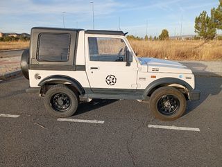 Suzuki Samurai 
