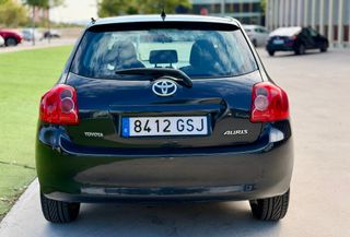 Toyota Auris 2010 PEGATINA B 🟡