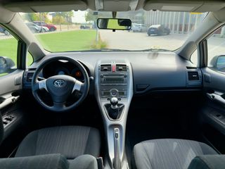 Toyota Auris 2010 PEGATINA B 🟡