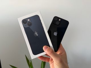iPhone 13 Mini 128 GB nero.