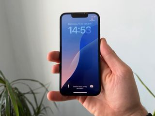 iPhone 13 Mini 128 GB nero.