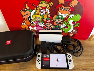 Nintendo Switch OLED White 10/10 con valigia 2022