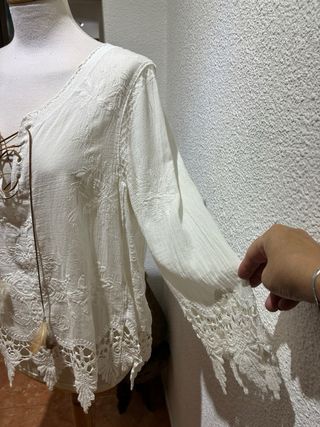 Blusa Ibicenca Encaje y Plumas