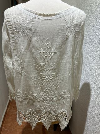 Blusa Ibicenca Encaje y Plumas