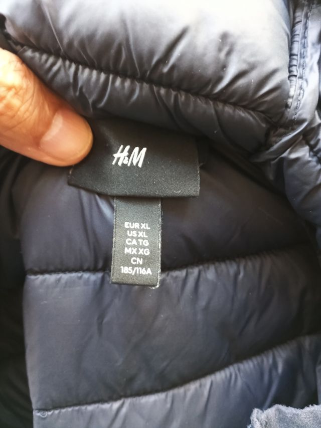 Chaleco de plumas negro. Precio negociable