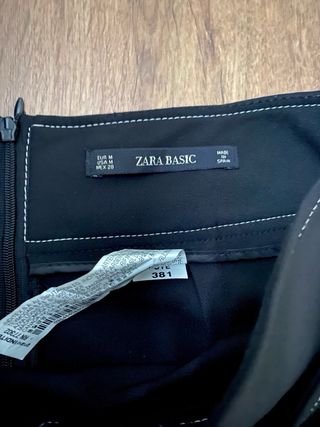 Falda Zara negra con cinturón