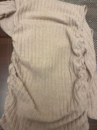 Vestido beige cuello alto ajustable