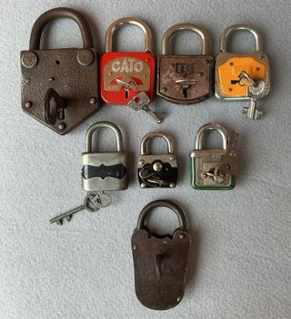 Lotto 8 Lucchetti Vintage Anni 40-60