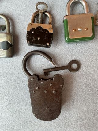 Lotto 8 Lucchetti Vintage Anni 40-60