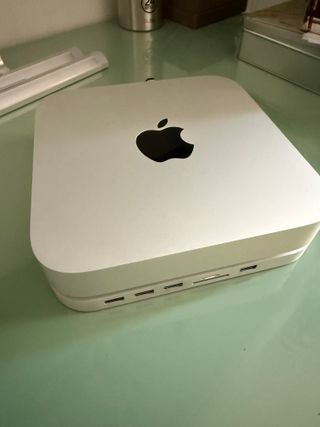 Mac mini M1 16GB RAM 1TB SSD + Hub USB 2TB