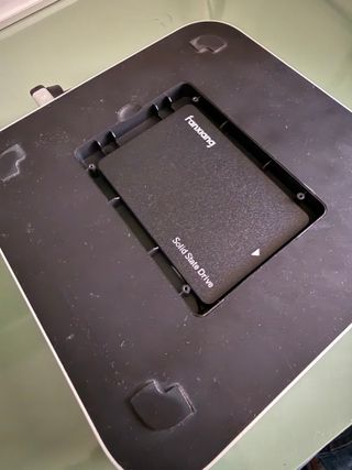 Mac mini M1 16GB RAM 1TB SSD + Hub USB 2TB