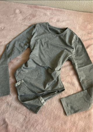 Body gris manga larga