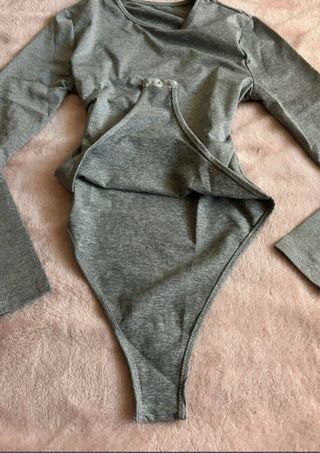 Body gris manga larga