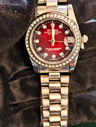 Reloj  de acero inoxidable plateado elegante