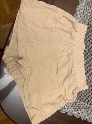 Pantalón corto de traje beige