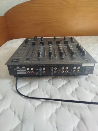Mixer DJ Pioneer DJM-600