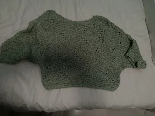 Jersey verde tejido calado