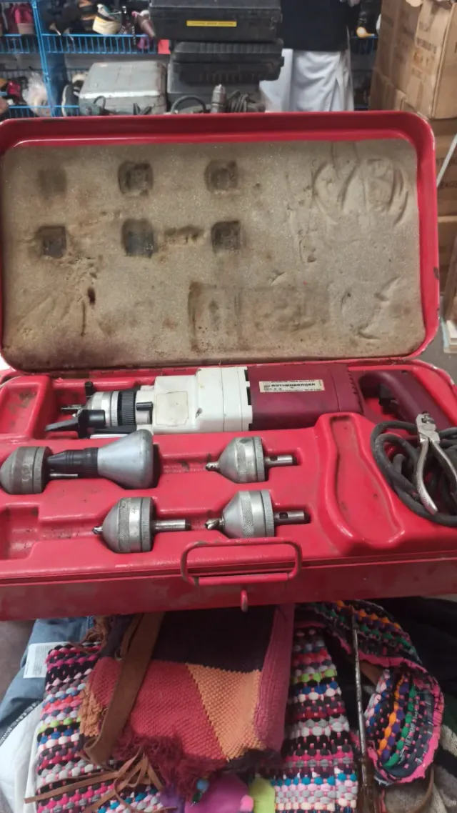 Se vende Taladro Rothenberger con accesorios 170€