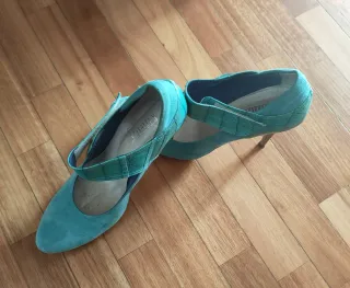 Décolleté turchesi con cinturino