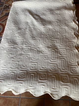 Colcha Matrimonio Tejido Blanco roto medidas. 260
