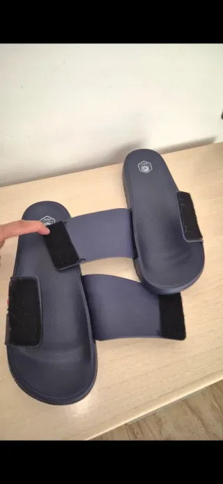 Chanclas Azul Marino y Rojo Talla 43