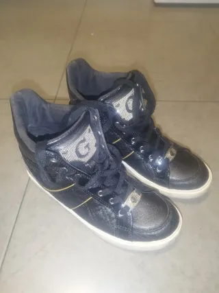 Botín Guess Negro, Talla 37.
