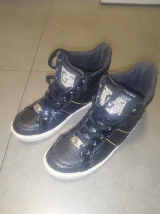 Botín Guess Negro, Talla 37.