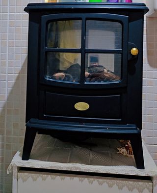 Urge!! Chimenea eléctrica negra