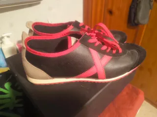 Tenis Munich Originales Negro/Rojo