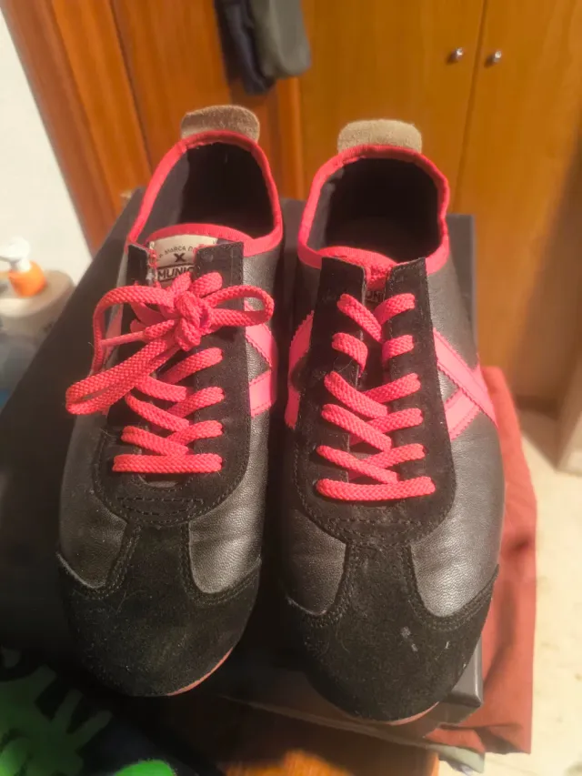 Tenis Munich Originales Negro/Rojo