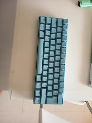 Teclado Gaming Mecánico Azul Compacto