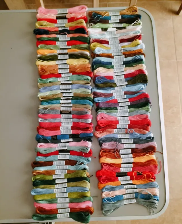 Lote 100 madejas hilo bordar marca blanca