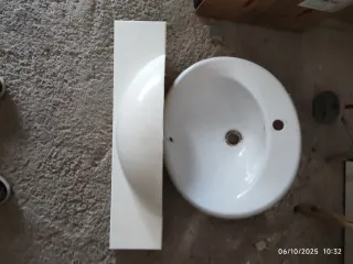 Lavabo de baño blanco