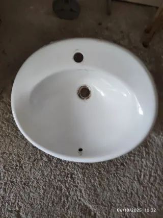 Lavabo de baño blanco