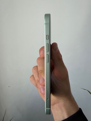 iPhone 15 128GB Verde + Accesorios