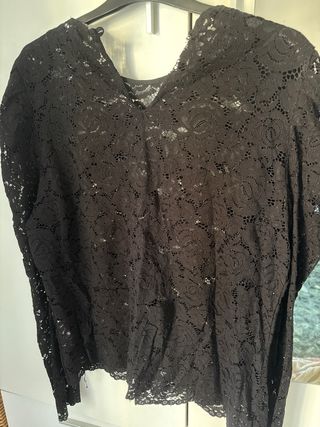 Blusa encaje negra manga larga